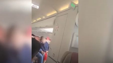 Επιβάτης άνοιξε την πόρτα αεροπλάνου την ώρα που ήταν στον αέρα