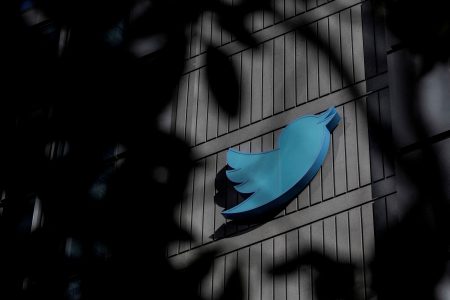 Twitter: Εγκαταλείπει τον κώδικα της ΕΕ κατά της παραπληροφόρησης