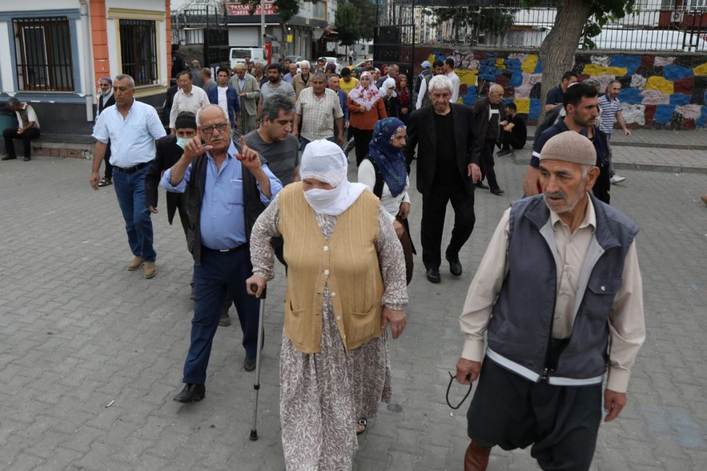 Το ΒΗΜΑ στην Τουρκία: Τι λένε οι πολίτες λίγο πριν το αποτέλεσμα