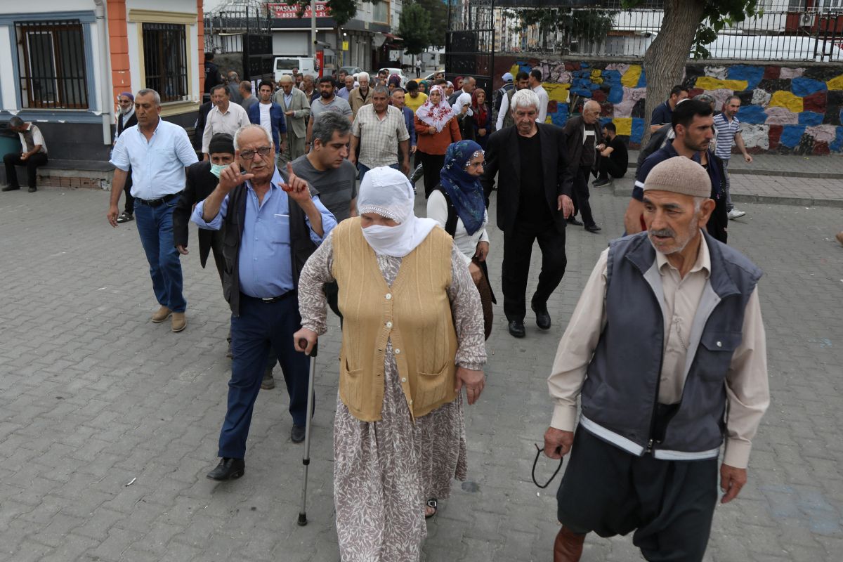 Το ΒΗΜΑ στην Τουρκία: Τι λένε οι πολίτες λίγο πριν το αποτέλεσμα