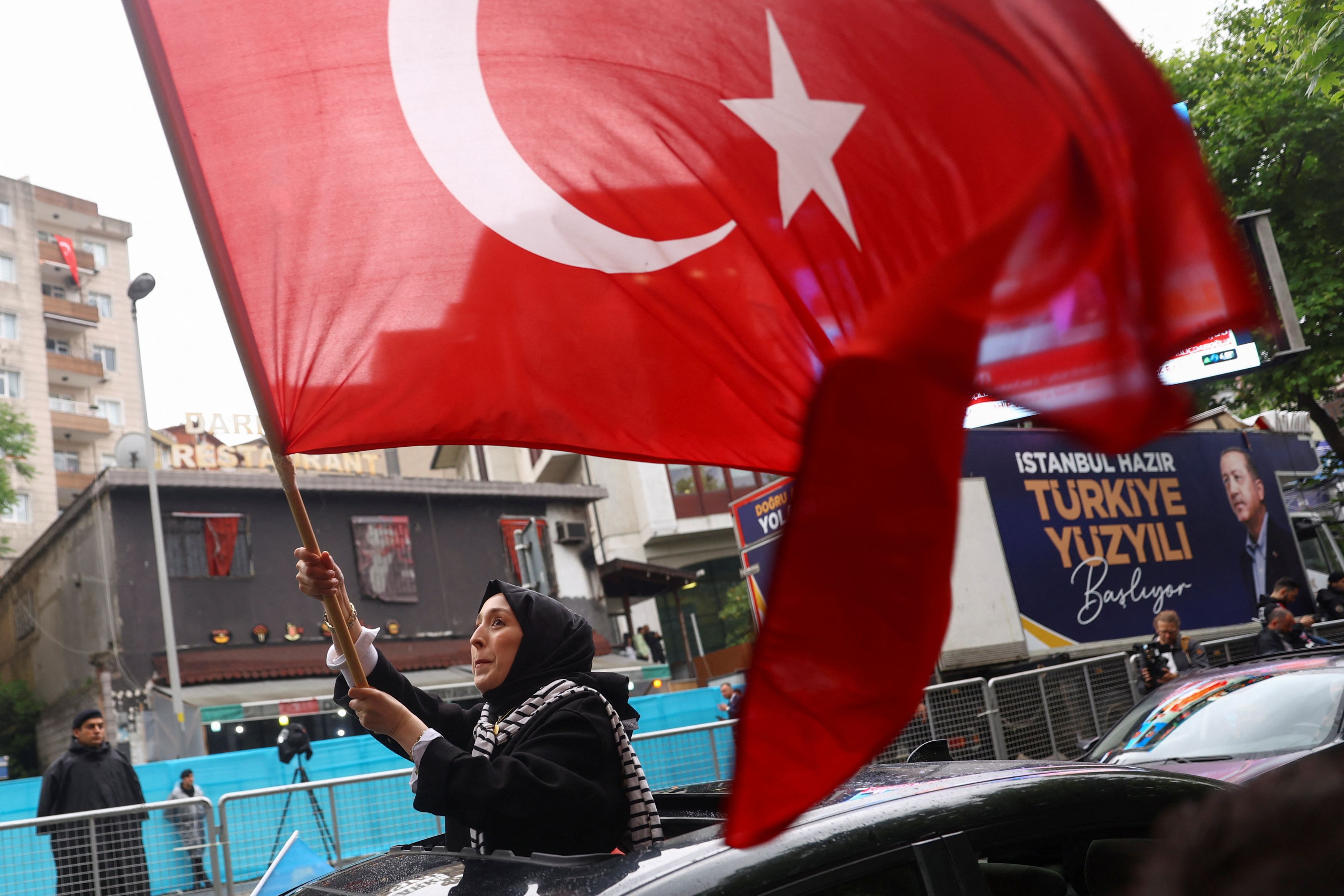 Εκλογές στην Τουρκία: «Κλειδώνει» την προεδρία ο Ερντογάν