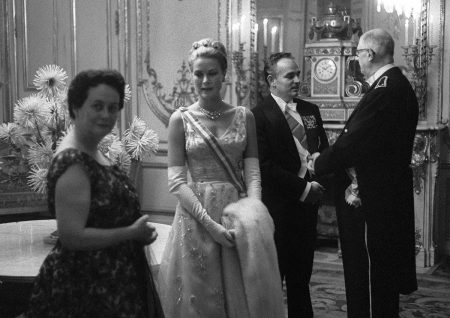 Monaco: Yπερπαραγωγή για τη βασιλική οικογένεια του Μονακό από τα εγγόνια της Γκρέις Κέλι