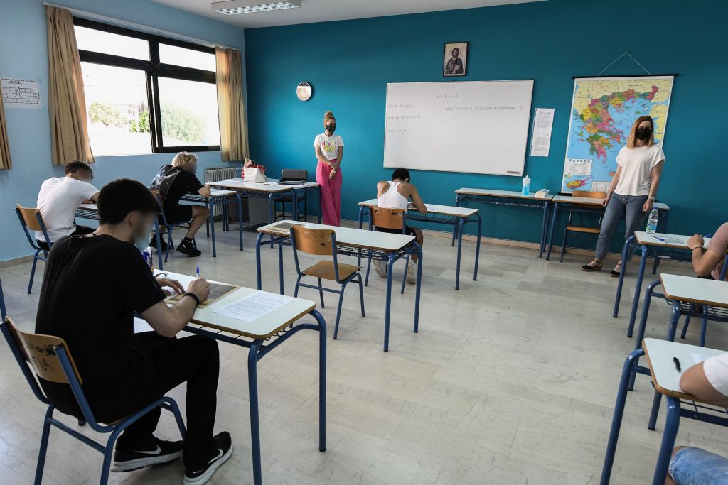 Τράπεζα θεμάτων: Νέες αντιδράσεις Ανδρουλάκη – Τι δηλώνει η Τσαπανίδου