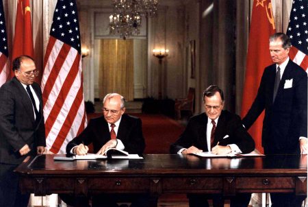 Οι ΗΠΑ, η Σοβιετική ‘Ενωση και η συμφωνία αφοπλισμού του 1990