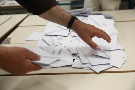 Εκλογές 2023: Πώς ψηφίζουν οι ετεροδημότες, διευκρινίσεις ΥΠΕΣ