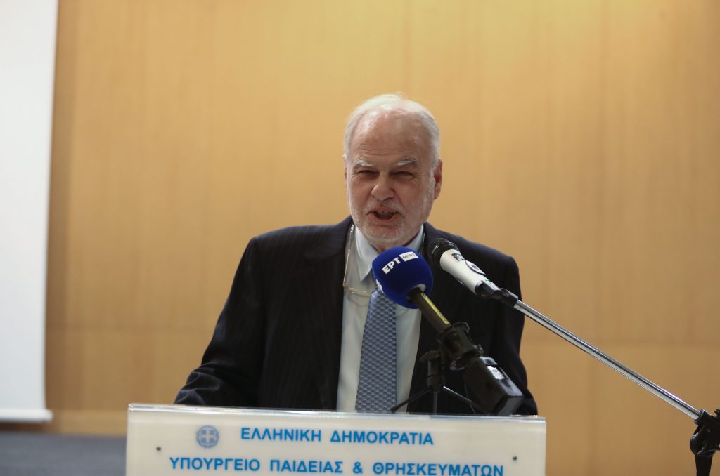 Πανελλήνιες 2023: Μήνυμα του υπηρεσιακού υπουργού Παιδείας για την έναρξη των Εξετάσεων