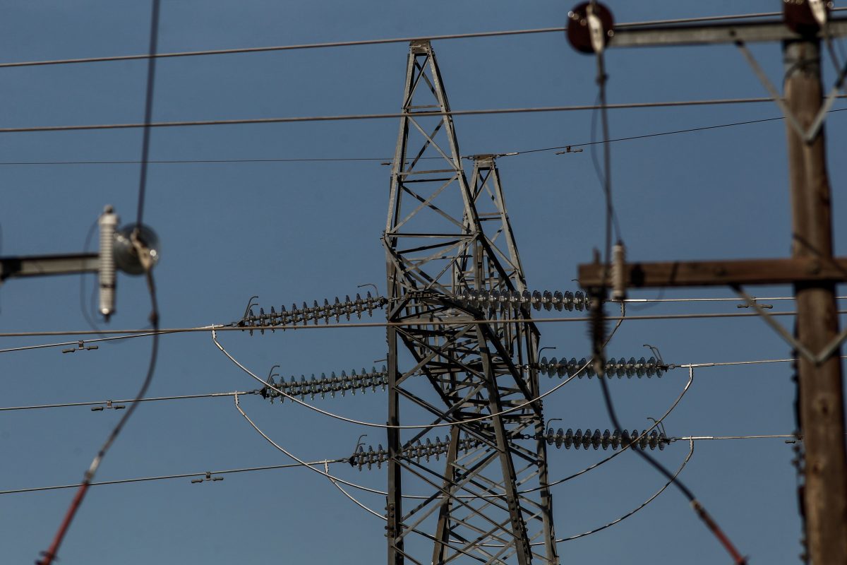Ηλεκτρικό ρεύμα: Ενεργειακή  θωράκιση για αποφυγή καλοκαιρινών μπλακ άουτ