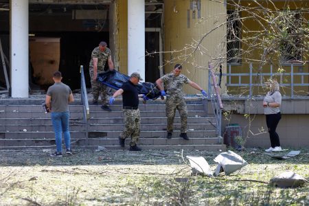 Ζελένσκι: Κατηγορεί τον δήμαρχο του Κιέβου για αμέλεια μετά τον θάνατο αμάχων