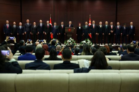 Κυβέρνηση Τουρκίας: Ποιον Ερντογάν αποκαλύπτει;
