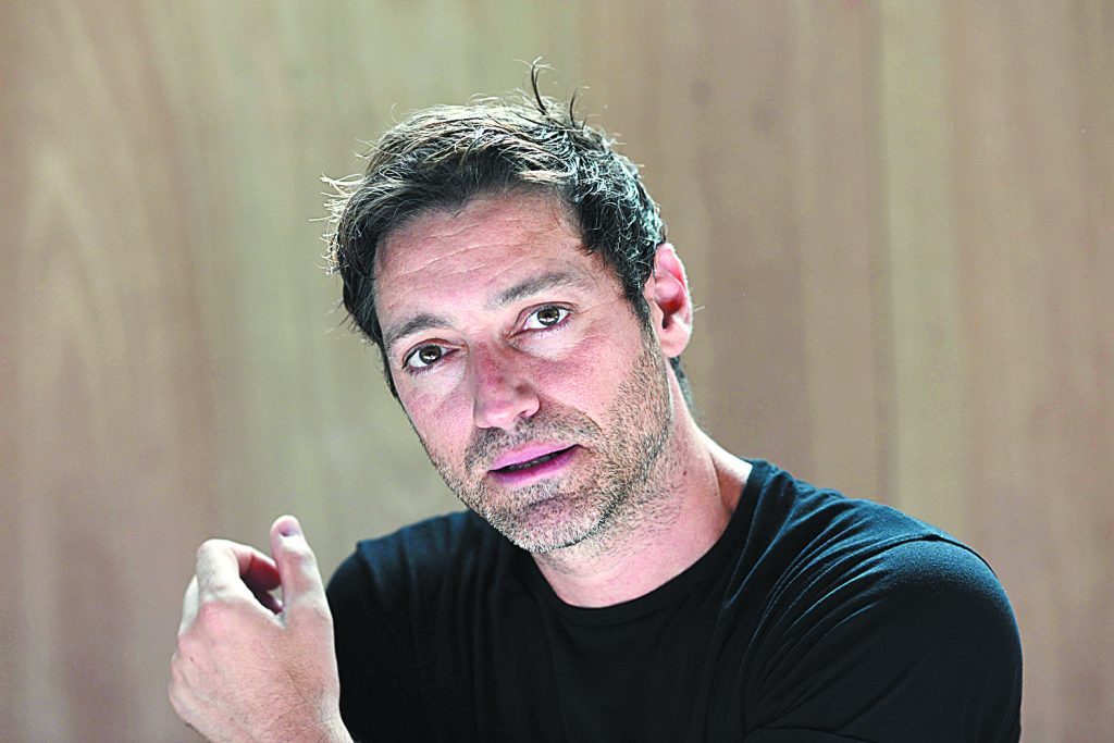 Ευριπίδης Λασκαρίδης: «Οι χαρακτήρες που ενσαρκώνω με στοιχειώνουν»