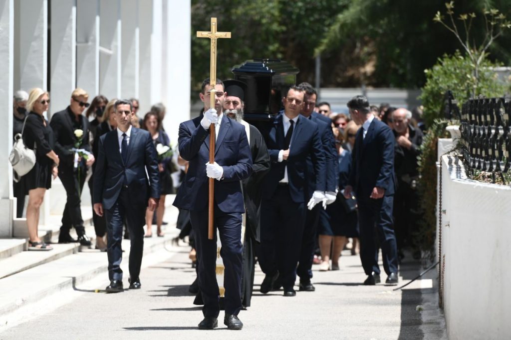 Νόνικα Γαληνέα: Πλήθος κόσμου στην κηδεία της