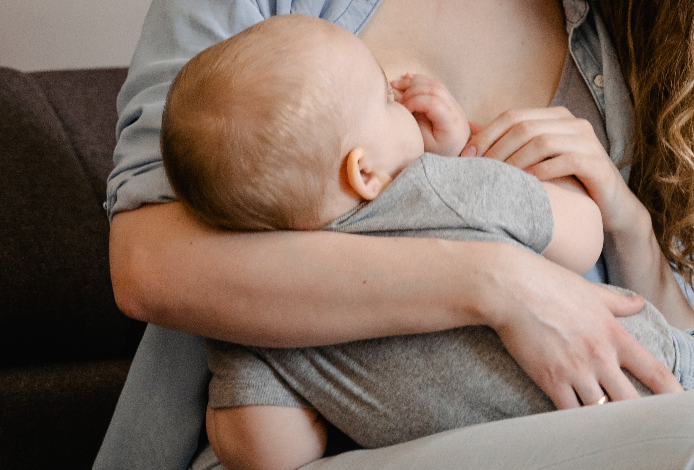 Ο θηλασμός «διαβατήριο» για καλές επιδόσεις στις σχολικές εξετάσεις