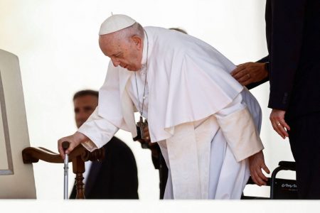 Πάπας Φραγκίσκος: Μπαίνει για επείγουσα εγχείρηση