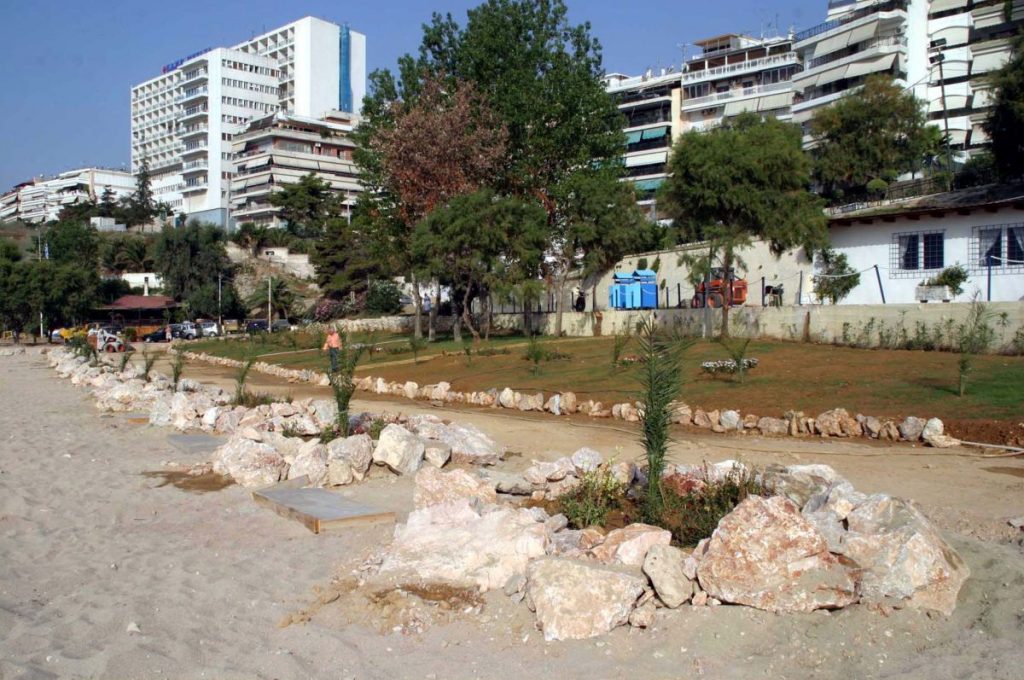 Εφιάλτης για 17χρονη στη Φρεαττύδα: Τι λέει ο άνδρας που την έσωσε από βιασμό