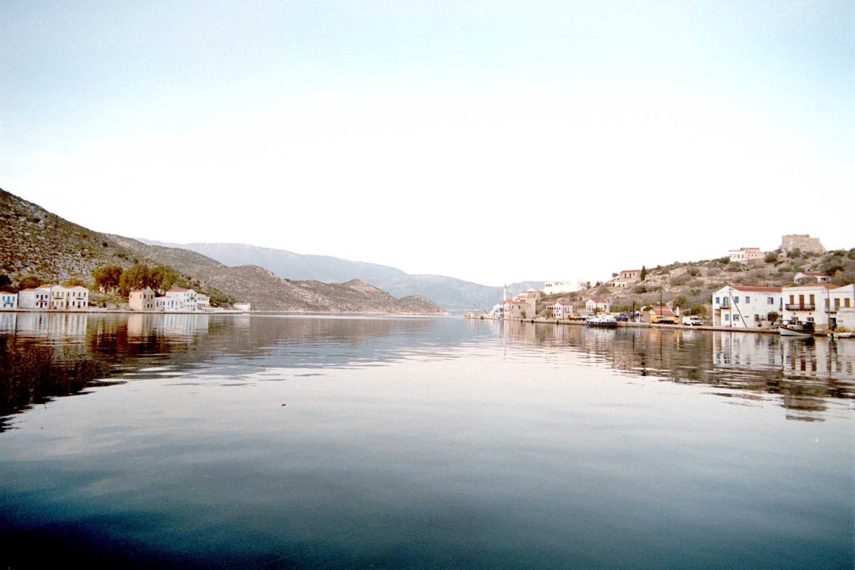 Ηλιος, θάλασσα και στέγη