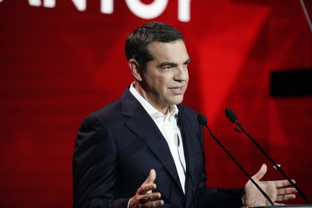 Τσίπρας στον Κορυδαλλό: Ψήφος στον ΣΥΡΙΖΑ για να αποτραπεί η ορμπανοποίηση της χώρας