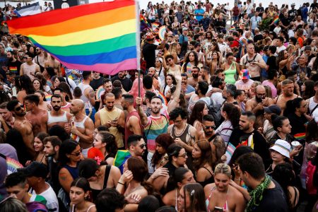 Athens Pride 2023: Πλήθος κόσμου στην πορεία υπερηφάνειας – Δείτε εικόνες