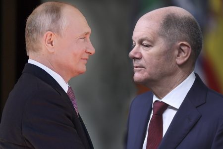 Ολαφ Σολτς: Θα ξαναμιλήσω σύντομα με Πούτιν – Τι είπε για ενδεχόμενες διαπραγματεύσεις