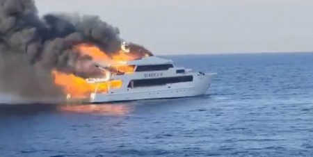 Αίγυπτος: Μεγάλη φωτιά σε θαλαμηγό – Τρεις αγνοούμενοι