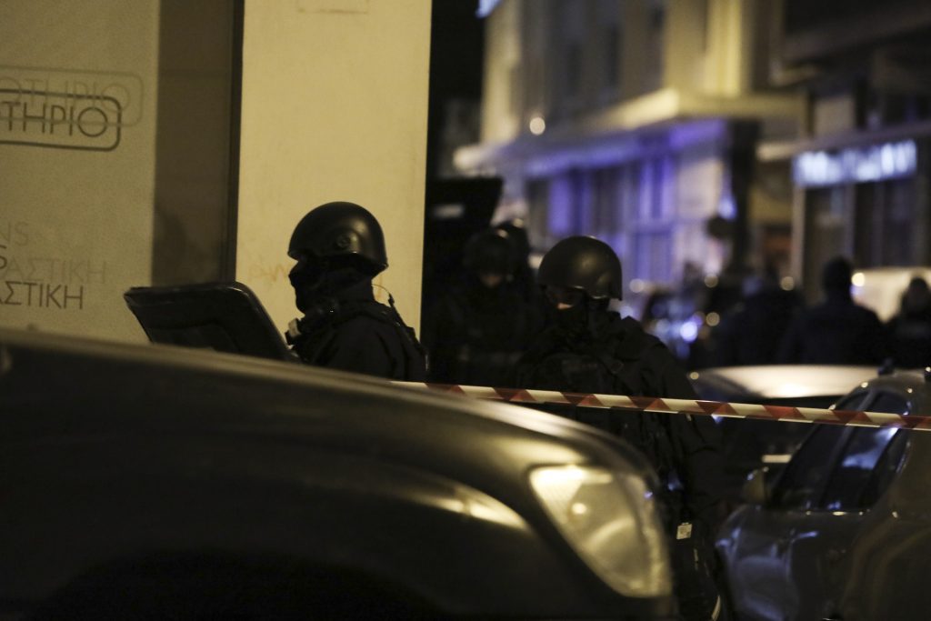 ΕΛ.ΑΣ: Μεγάλη επιχείρηση στην Αττική για κύκλωμα εκβιαστών και νονών