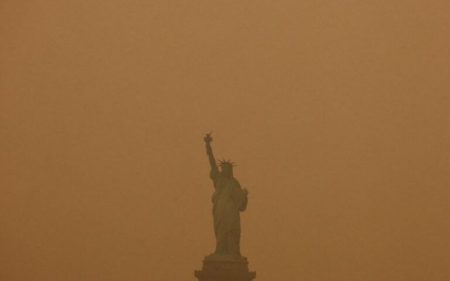 Η ημέρα που ο ουρανός της Νέας Υόρκης άλλαξε χρώμα