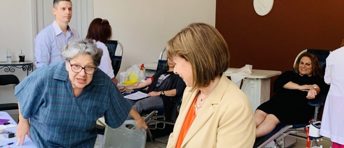 Παγκόσμια Ημέρα Εθελοντή Αιμοδότη: Αιμοδοσία στον κήπο του Προεδρικού Μεγάρου