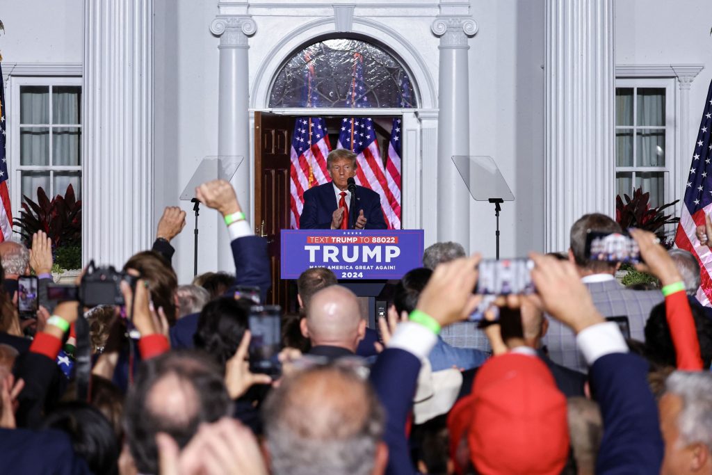 Ντόναλντ Τραμπ: Μετά το δικαστήριο, επιστρέφει στο στοιχείο του