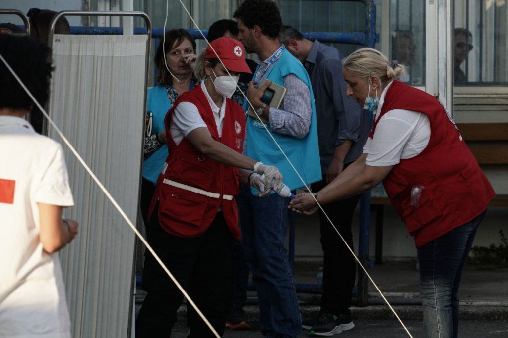 Πύλος: Έφτασαν στο λιμάνι της Καλαμάτας ακόμα 39 σοροί μεταναστών – Στους 79 οι νεκροί
