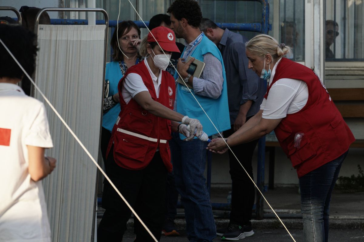 Πύλος: Έφτασαν στο λιμάνι της Καλαμάτας ακόμα 39 σοροί μεταναστών – Στους 79 οι νεκροί