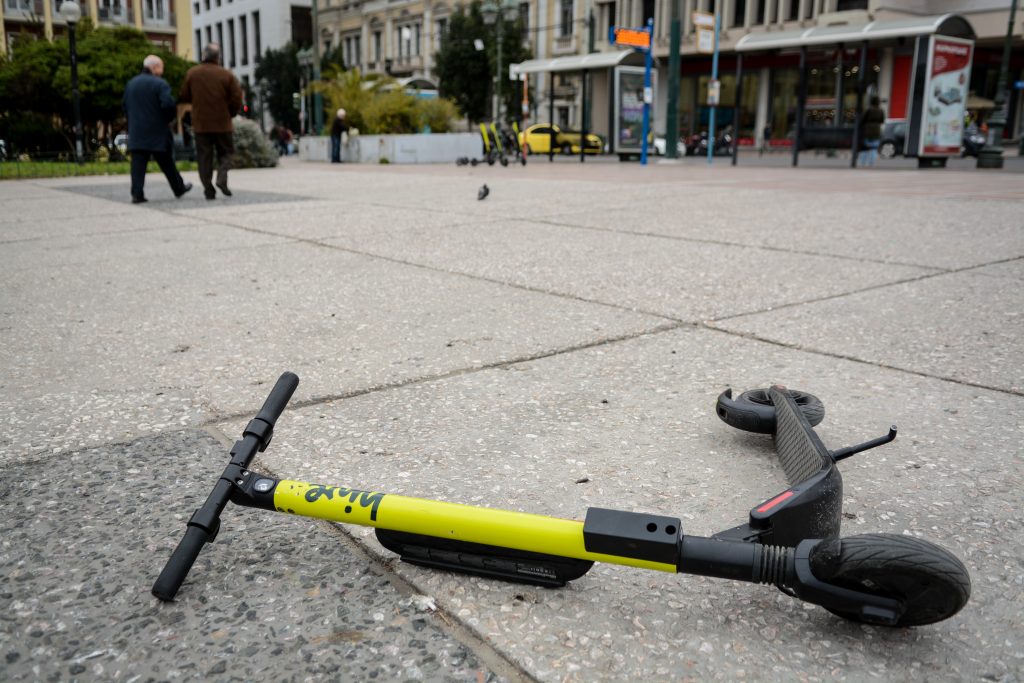 Καλαμάτα: Διασωληνώθηκε ο 15χρονος με το πατίνι που χτυπήθηκε από αυτοκίνητο