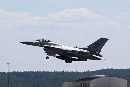 ΝΑΤΟ: Ουκρανοί πιλότοι εκπαιδεύονται ήδη στα F-16