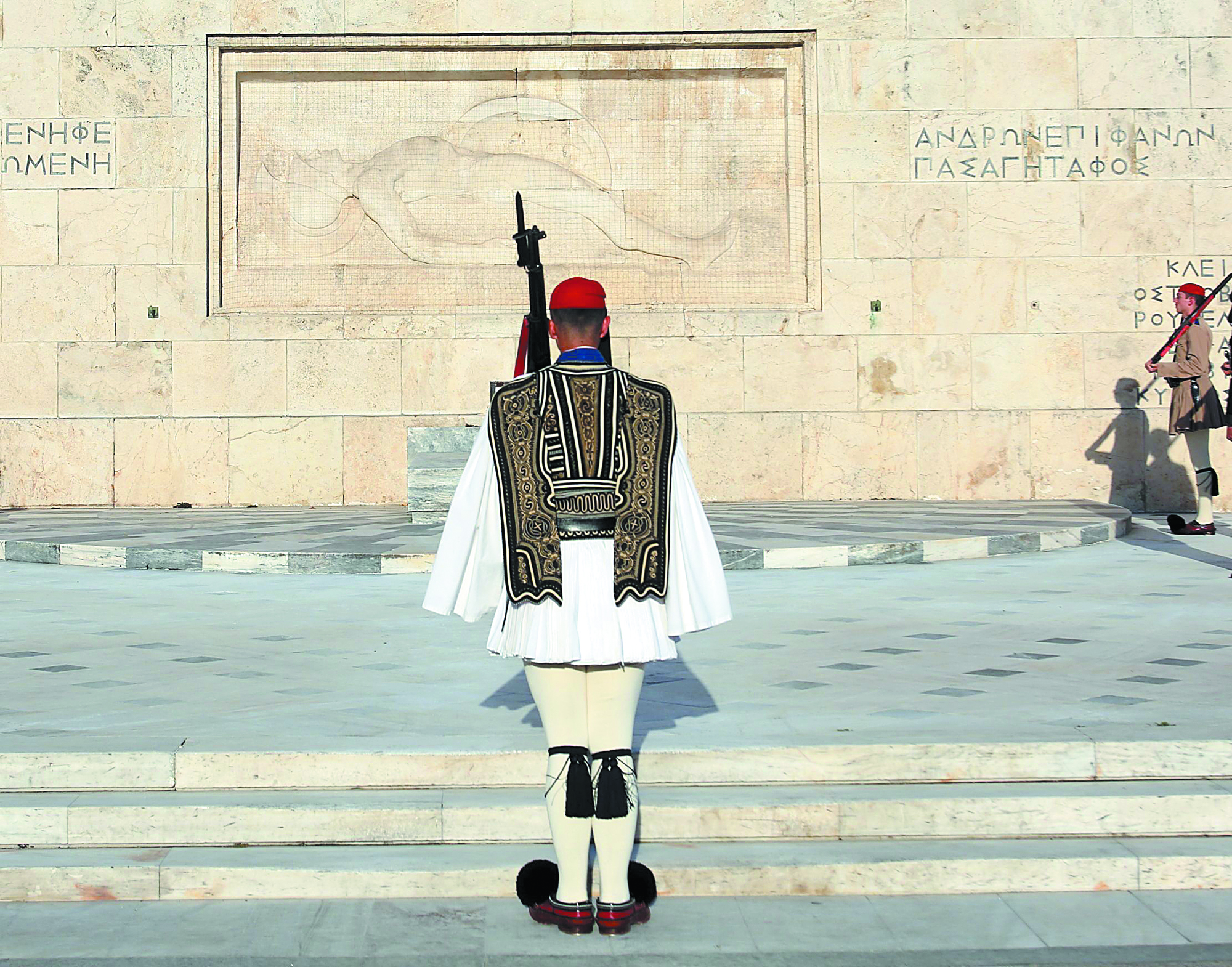 Ανδρέας Παπανδρέου: Όταν λαξεύτηκε η Κύπρος στο Μνημείο του Αγνώστου Στρατιώτη