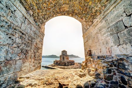 Στη Μεσσηνία για forest bathing, σερφ και περίπατο στην ιστορία