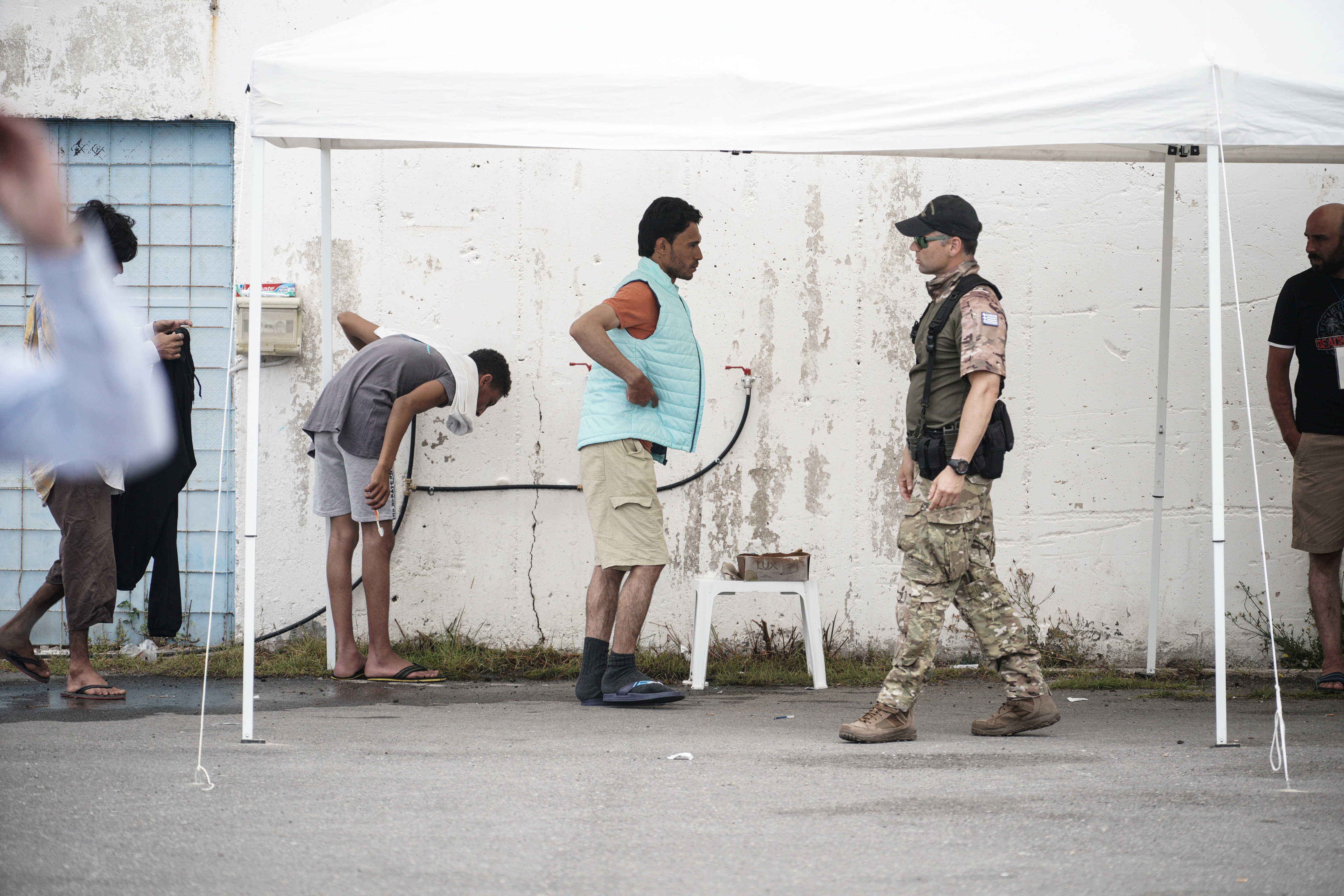 Πύλος: Συνεχίζεται το ανθρώπινο δράμα – Λυγίζουν οι ιστορίες συγγενών και διασωθέντων