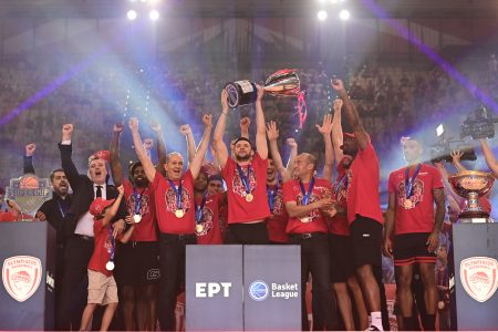 Ολυμπιακός: Φαντασμαγορική φιέστα για το νταμπλ στο ΣΕΦ