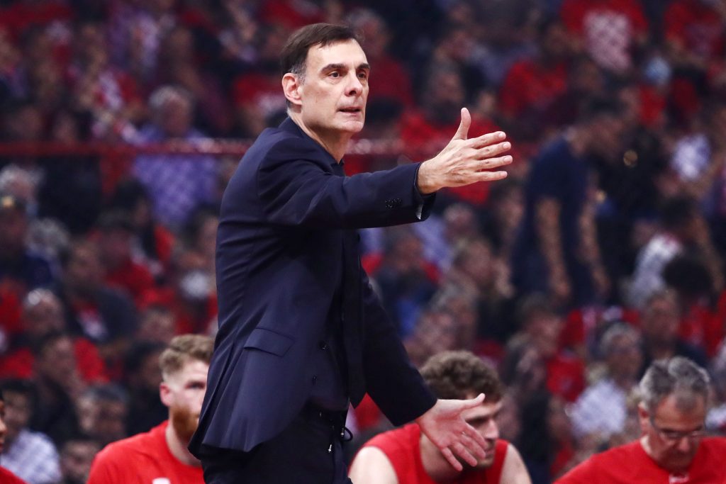 Γιώργος Μπαρτζώκας: Ο… Φέργκιουσον του Πειραιά