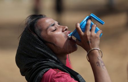 Κλιματική Αλλαγή : Το νερό ή ο καύσωνας ευθύνεται για τους 96 νεκρούς στην Ινδία (φωτογραφίες)