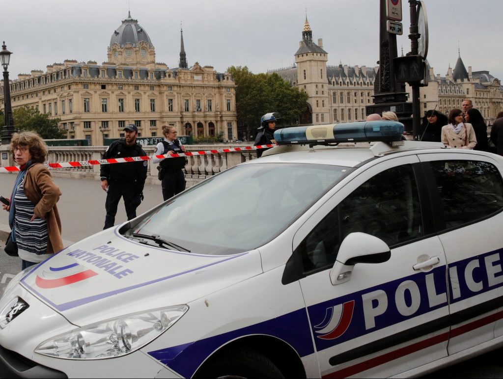 Γαλλία: Επίθεση σε γιαγιά και εγγονή έξω από το σπίτι τους