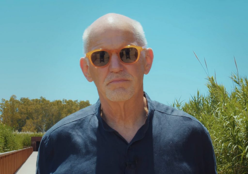 Εκλογές 2023: Με πορτοκαλί γυαλιά ο Παπανδρέου καλεί τους νέους να ψηφίσουν ΠΑΣΟΚ