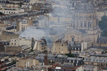 Έκρηξη στο Παρίσι: Ανησυχούν για την ασφάλειά τους οι κάτοικοι