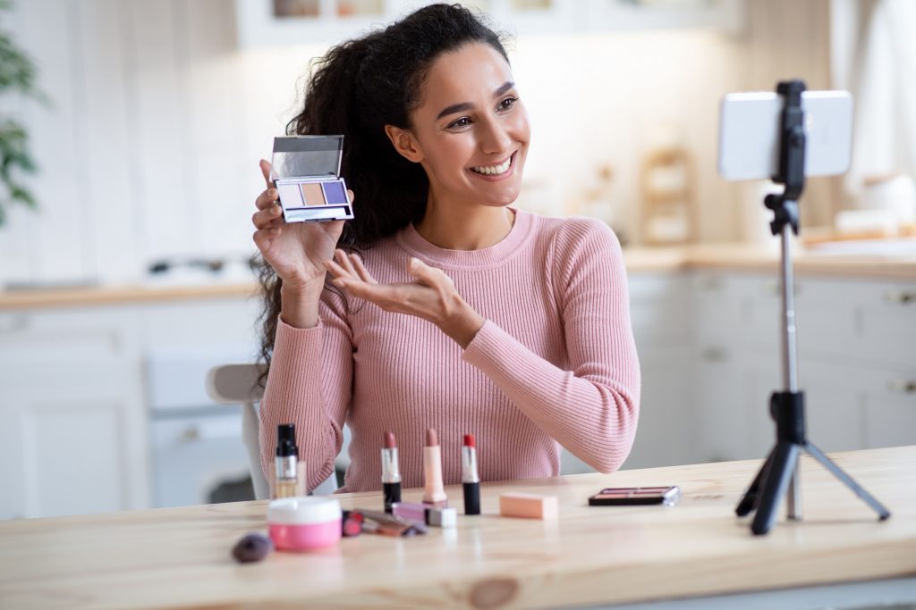 Ποιος είναι ο «αλγόριθμος της εφορίας» που εντοπίζει τους influencers