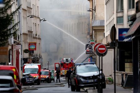 Έκρηξη στο Παρίσι: Ψάχνουν στα χαλάσματα μία καθηγήτρια
