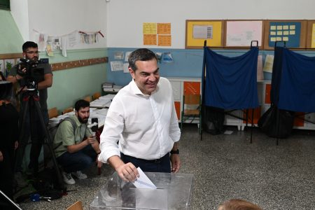 Εκλογές 2023: Για πρώτη φορά στο Περιστέρι ψήφισε ο Αλέξης Τσίπρας
