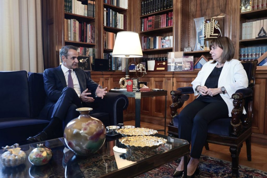 Κυριάκος Μητσοτάκης: Παρέλαβε την εντολή σχηματισμού κυβέρνησης