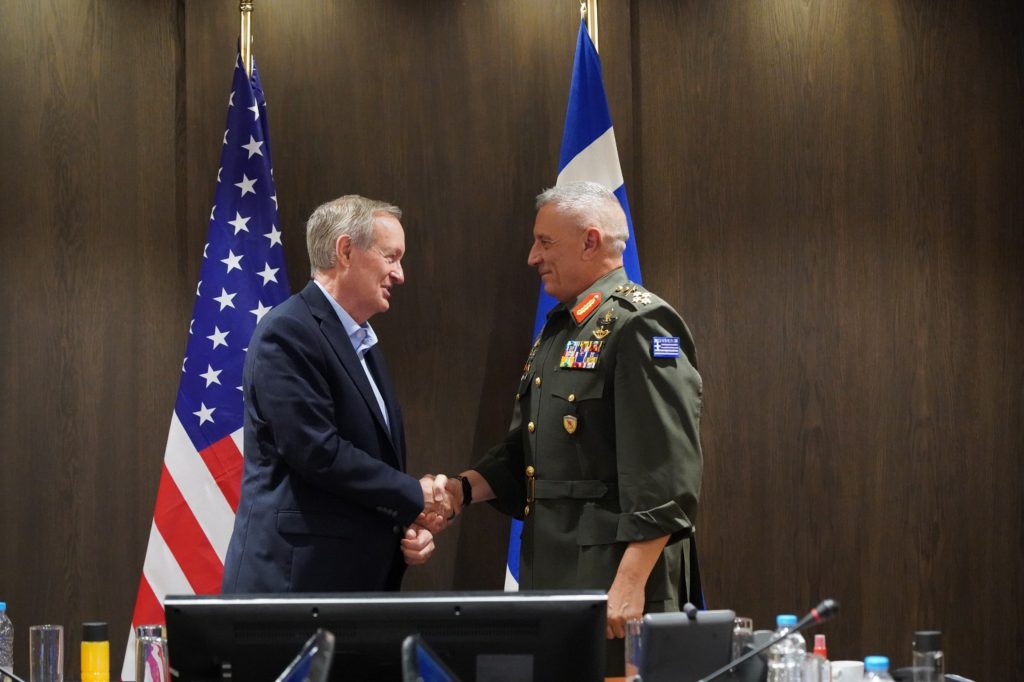 Στο ΓΕΕΘΑ αντιπροσωπεία του Κογκρέσου των ΗΠΑ