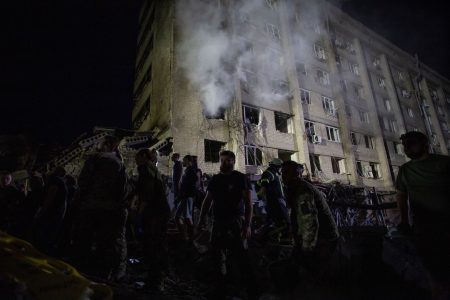 Ουκρανία: Tρεις νεκροί και 42 τραυματίες από ρωσική πυραυλική επίθεση στο Κραματόρσκ