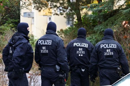 Βερολίνο: Αναφορές για οπλισμένο άνδρα σε σχολείο