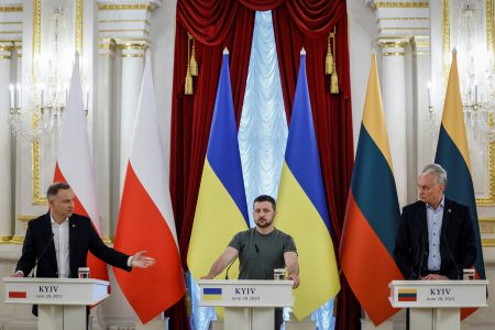Ουκρανία: Στο Κίεβο σήμερα οι πρόεδροι Λιθουανίας – Πολωνίας
