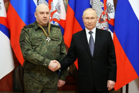 Ρωσία: Υπό κράτηση ο στρατηγός Σεργκέι Σουροβίκιν – Τι λένε οι Financial Times