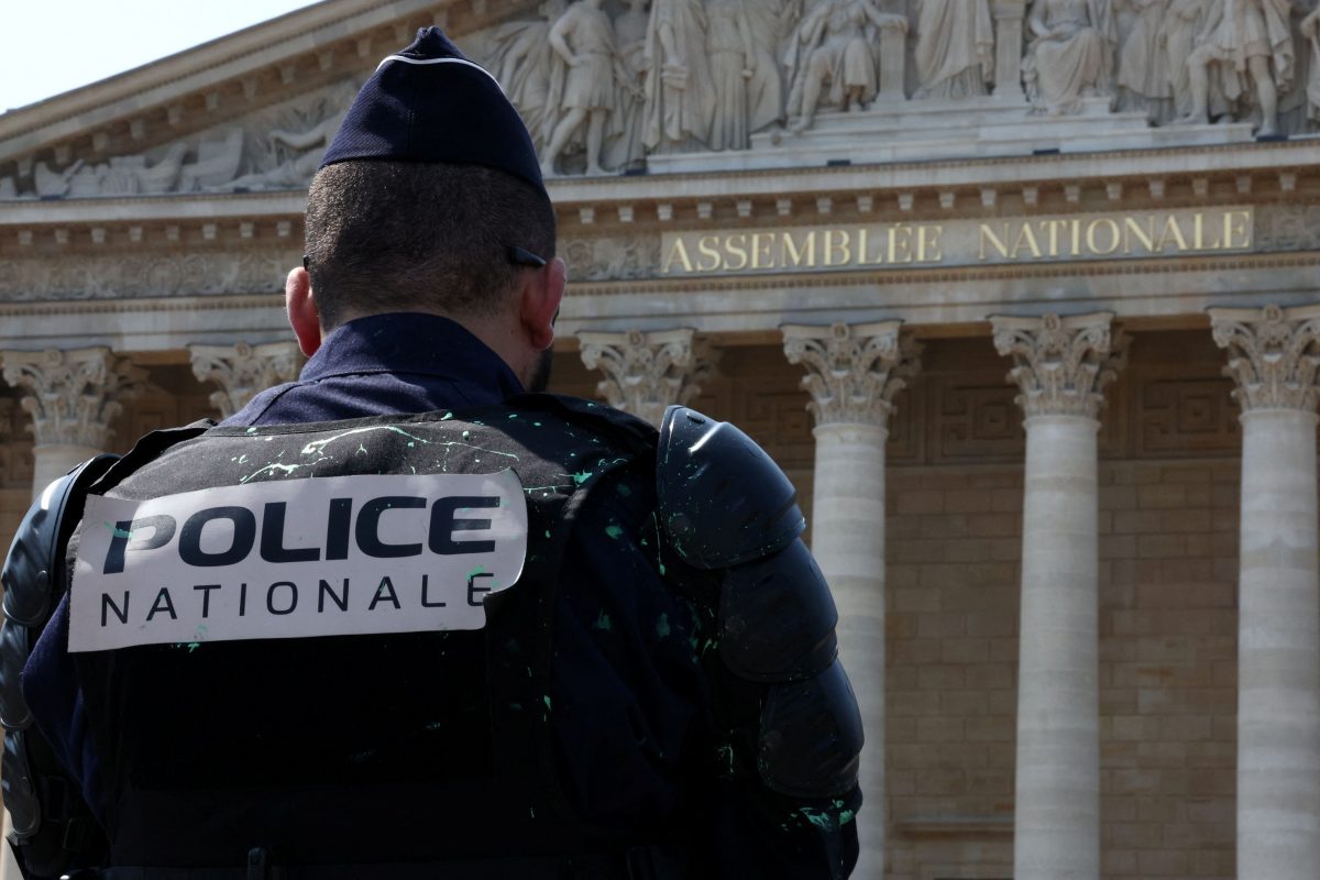 Γαλλία: Κατηγορούμενος για ανθρωποκτονία από πρόθεση ο αστυνομικός που σκότωσε τον έφηβο